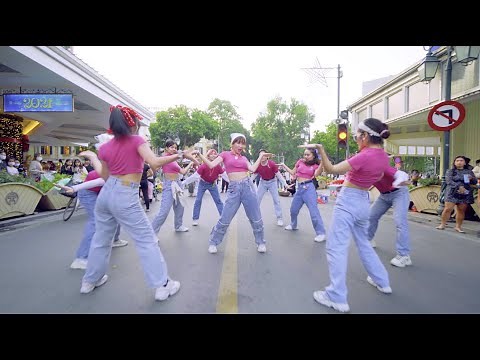 Ava Max - My Head & My Heart (Dance Video)