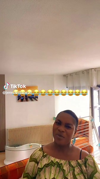 Jennifer Sela's Hilarious TikTok Live Moments