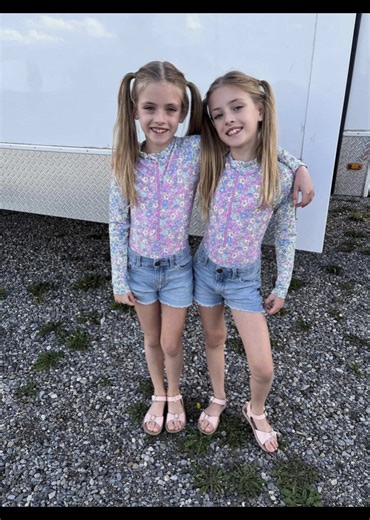 Ruby and Emmanuella #rubyandemmanuella #rubyspencer #emmanuellaspencer #cuties #spencerspencer @Spencer Twins @Ruby Spencer @Emmanuella Spencer @spencertwinsfp6 @Esmae & Violet
