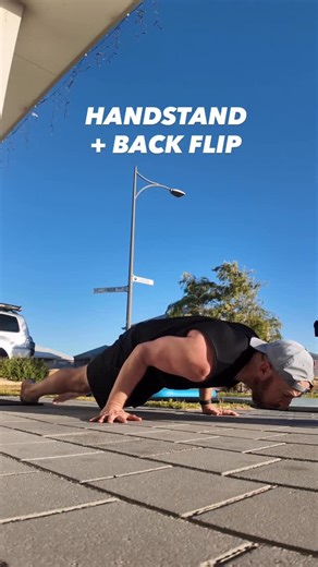 Paul Twyman on Instagram: "Comment NEW and I’ll DM details of my New Coaching Option - Day 348 #handstand365withpaul Total Days 4399 - #letmeknowhowyougo www.paultwyman.com.au #handstands #handstandbalance #handstand #handstand365 #handstandpress #presshandstand #hspu"