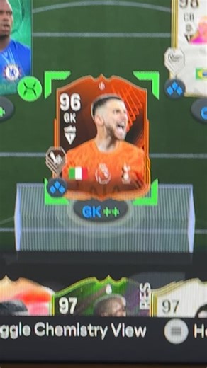 Building Ultimate Teams in FIFA Ultimate Team