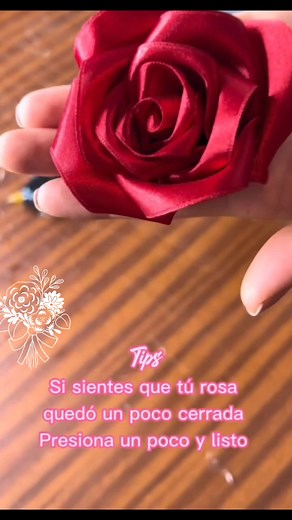 Tutorial de rosas eternas paso a paso pueden usar las para tus centeos de 15 tus centros de boda rosas hechas de tela facil y rapido #arreglosflorales #decoraciones #arreglospersonalizados #ideascreativas #rosas eternas #arreglosfloralesparatodaocasion #decoraciondeeventos credito de video a Roses Lovers | Arreglos de centro de mesa para 15 bodas y baby shower