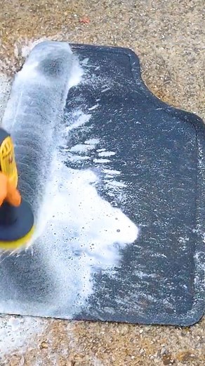 515K views · 810 reactions | #detailing #viral #cleaning | Scrub | Facebook