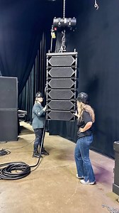 It’s line arrays & rigging week! #livesound #audioengineeringschool #foh #fohengineer #blackbirdacademy #blackbirdacademynashville | The Blackbird Academy