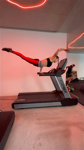 Have you ever seen an alien on a treadmill? 😜 #stefaniemillinger #athlete #gym #calisthenics