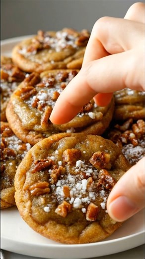  Maple Pecan Cookies | Soft, Buttery & Full of Old-Fashioned Comfort  The moment I see cookies like these, I’m back in my kitchen on a quiet afternoon, the oven warm and the house smelling sweet and nutty. These are the kind of cookies I always made when I wanted something cozy and familiar. #dessert #newyear #fblifestyle #Christmas #christmastime | Sweet Magic Recipes | Facebook