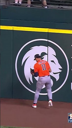 Cam Smith goes up and robs Brandon Nimmo of a homer 😱😱