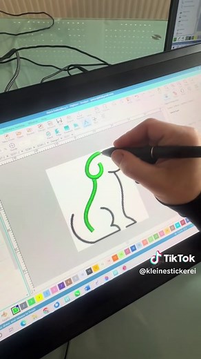 This is not an app. It’s professional embroidery digitizing software (Hatch by Wilcom). Every stitch is placed manually. Embroidery starts here. #digitizing #machineembroidery #hatchwilcom #embroiderybusiness #embroiderytutorial