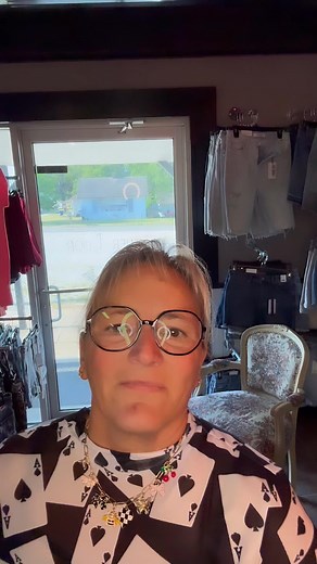 1.8K views · 33 reactions | New window cleaner!! Only 4 in stock $9.99 | T-Bar Mercantile | Facebook