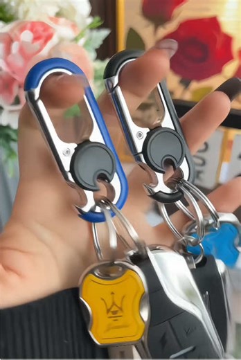 Ultimate Keychain for Guys: 3-Pack Available Now!