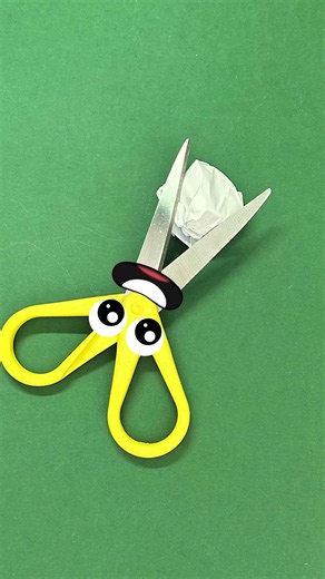 Rock-Paper-Scissors Showdown: The Ultimate Twist! ✂️😲 Who's the Sneaky Cheater?🪨