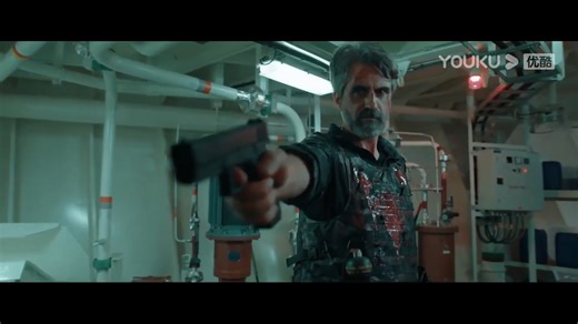 The cockroach controlled the captain's body and entered the control room, but after being discovered, it started killing people! 蟑螂控制船长的身体进入控制室，被识破后直接大开杀戒！ #陆行鲨 #LandShark #优酷电影 #youkumovie | Youku Movie