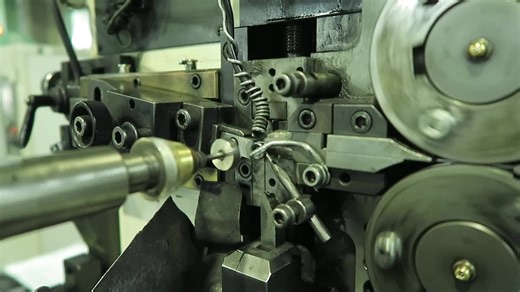 SWPA製圧縮コイルスプリングの製造プロセス