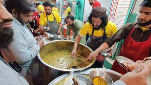 316K views · 10K reactions | Mutton Chana Cholay | Kartarpura Food Street Rawalpindi | Pakistani Street Food | Pakistani Street Food | Facebook