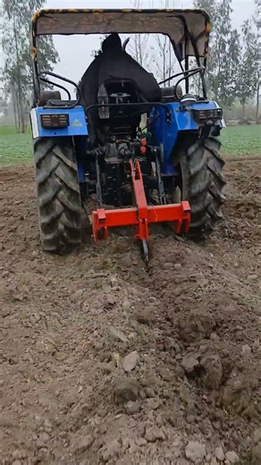 आज नया sub soiler खेत मे चलाया आप सब को केसा लगा comment करे