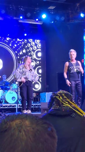 Watching cover bands on Freemont Street Experience #lasvegas covering California Love Pac/Dre OPP