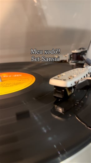 Galeria Vintage on Instagram: "A Sansui Electric Co., Ltd. foi uma das marcas japonesas mais respeitadas da história do áudio hi-fi, especialmente entre as décadas de 1960 e 1980. Fundada em 1947, no Japão, a empresa construiu sua reputação com equipamentos de altíssima qualidade sonora, acabamento impecável e uma identidade sonora própria, muito valorizada até hoje no mercado vintage. 🎵 Filosofia sonora A Sansui ficou famosa pelo som quente, encorpado e musical, com médios ricos e graves firme