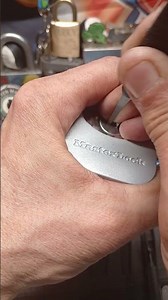 Masterlock 377 Trailer Lock - Single Pin Pick