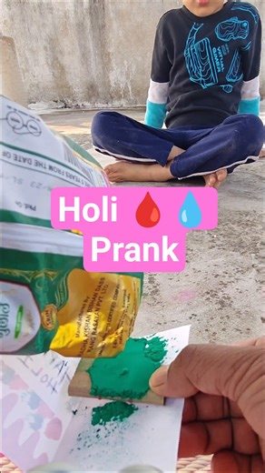 holi gulal prank | holi prank | origami gulal bomb #holi #diy #origami #shorts