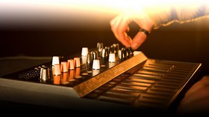 A Complete Guide To The Arturia MicroFreak Synthesizer