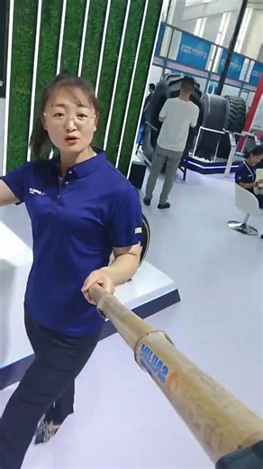 展会最后一天，我们在E1馆17号展位赛轮轮胎展位