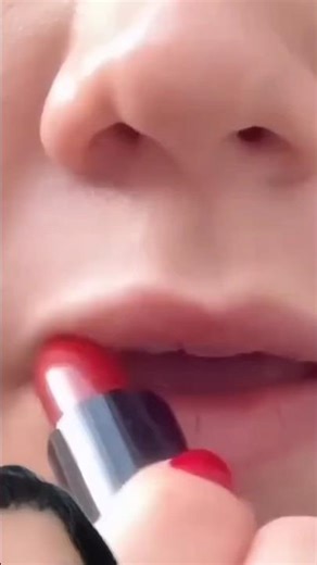 Viral Lipstick Hack 🙄😲😱#ytshortsvideo #viralvideos #hack #viral #shorts #trendingshorts