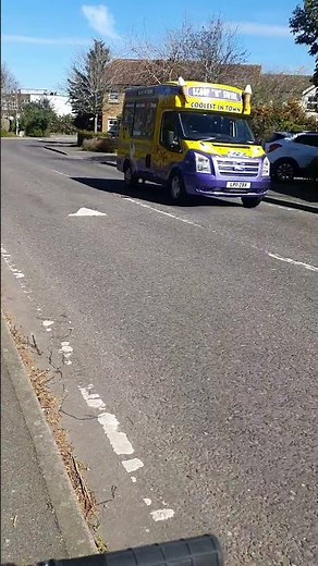 New 'Scoop 'N' Swirl' Ice cream van (No Chime Unfortunately) (READ DESCRIPTION PLEASE)