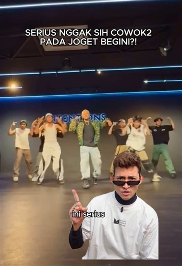 ini cowok-cowok beneran pada begitu? ya keren banget! Lanjutkan! @West java Crew #NormalisasiCowokMenari