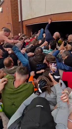 This is insane 😂 🇬🇧 The 826th annual Atherstone Ball Game has taken place in Atherstone, UK. The game has been played in this town every Shrove Tuesday since 1199 apart from in 2021 due to COVID-19 restrictions. Each match lasts 2 hours. | Alex Ovechkin Fanpage