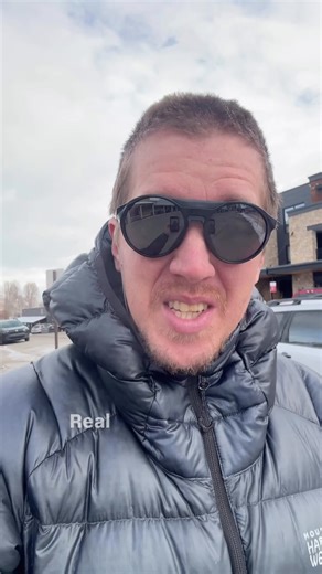 What’s happening in the Jackson Hole real estate market? I’m Alex Gavic with Keller Williams Jackson Hole and this is your daily hot sheet. 4 new listings are on the market today including a brand new, ultra luxury build north of town from Andria Clancy. This 6 bed 7 bath home is definitely a premier property design with no shortcut taken. It comes onto the market at $24.5 mil. Another single family home in Wilson (Dan Visosky) a 3 bed 3 bath for $3.6 mil and a 2 bed 4 bath town home hits the ma