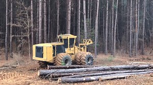 2.5K views · 103 reactions | Tigercat 720G Feller Buncher - One Owner Machine! Retirement Auction on March 3 in Warren, Arkansas. I tilted the camera just for a second! https://blackmon.proxibid.com/Blackmon-Auctions/BIMAC-LOGGING-INC-AUCTION/event-catalog/174302 | Blackmon Auctions | Facebook