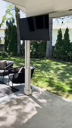 From Bare to Beautiful: The Ultimate Patio Upgrade! 🏡✨ This epic L-shaped plank bright outdoor kitchen has completely transformed a suburban Idaho backyard! 🌄 What was once an empty patio is now a functional, stylish space designed for gathering, cooking, and memory-making. 🍔🍹 Perfectly crafted to fit the existing space, this outdoor kitchen combines sleek outdoor kitchen design with quality & durable materials—because your backyard deserves the best. 🌟 Your dream backyard is closer than yo