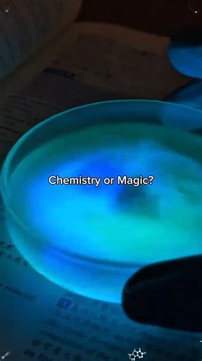 Chemical Reaction 🧫🔥।। Easy science experiment 👨‍🔬।। #ytshorts #viral #shorts #science #experiment