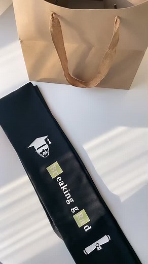 Customize your graduation scarf 👩🏻‍🎓👨🏽‍🎓#senior #senior2021 #تخرج #تخرج2021🎓