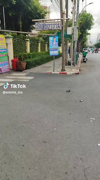 Traffic CCTV Captures Car Greeting Foreign Driver