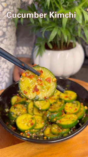 Cucumber Kimchi? Yess.. super quick and tasty summer salad. #asmr #salad #food