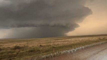 'Evil-Looking' Supercell Looms Over Southern Colorado Town During Tornado-Warned Storm