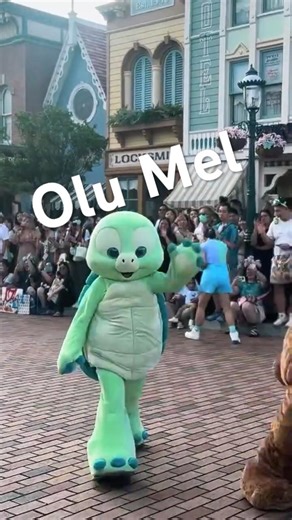 Duffy’s musical friend: Olu Mel #disneyshorts #disney #tokyodisneyland
