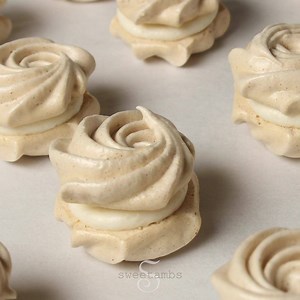 800K views · 1.9K reactions | Aside from decorated cookies, meringue cookies are one of my favorite things to make! Visit my blog for the supply list and recipe notes to make these holiday spice meringue cookies with cream cheese frosting: https://www.sweetambs.com/tutorial/holiday-spice-meringue-cookies/ | SweetAmbs | Facebook