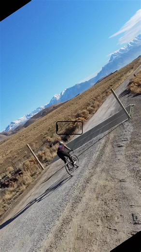 I mean just look at those mountains 🏔️. Gotta rotate to really take it all in #gravelcycling #views #utah #trek #cycling