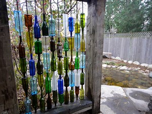 How to Build a Wall From Recycled Bottles