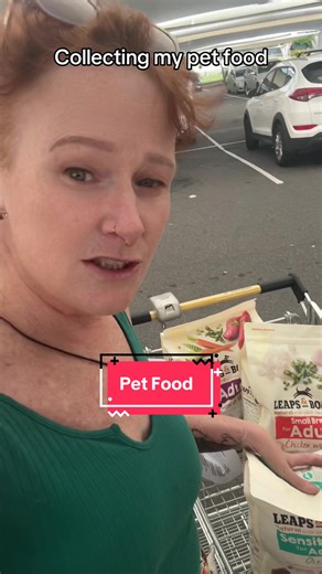 The Benefits of Click & Collect for Pet Food Shopping