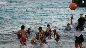 #Nauru, a pearl in the Pacific Ocean, attracts tourists from across the world with its beautiful tropical scenery and unique customs. The island country announced that it will recognize the one-China principle and sever "diplomatic relations" with #Taiwan authorities. Follow Xinhua correspondent on-site to know more about this country. | China Xinhua News