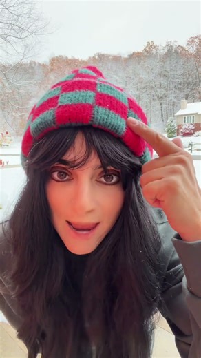 Cozy up in style ❄️ This cute winter beanie keeps you warm *and* on-trend — soft knit, snug fit, and