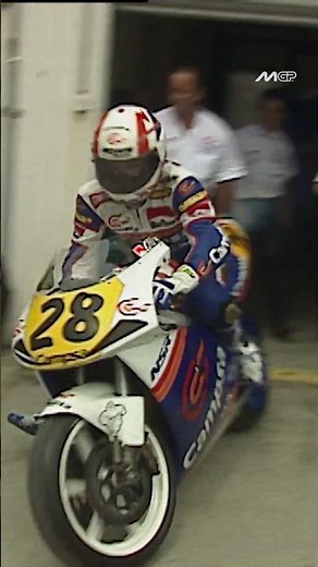 The first ever bike swap? 🤔 | 1992 Hungarian GP