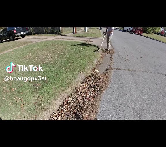 RANDOM Homeowner STUNNED After FREE Overgrown Mowing and Edging - Part 6.hd #sbmowing