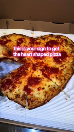 Adorable Valentine's Pizza Surprise 💝🍕 #ValentinesDay #Yummy #Food