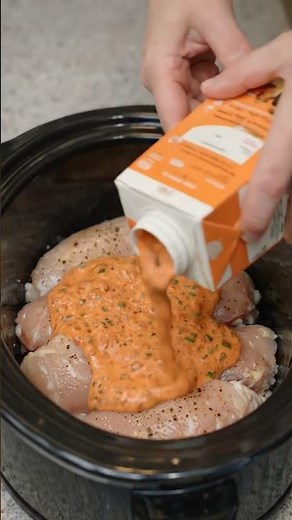 🍗🍅 Creamy Tomato Basil Chicken (Slow Cooker)
