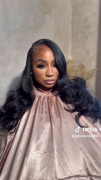 Styling Your Hair: Side Part vs. Middle Part for Millenials