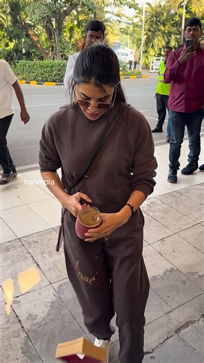 Voompla on Instagram: "oopsie! jacqueline fernandez loses her coffee on an airport run. scenes from the domestic terminal this morning"